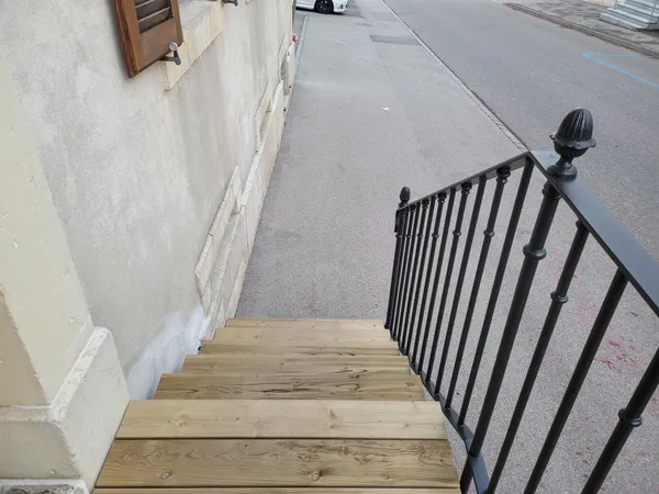 Perron d'entrée - 1