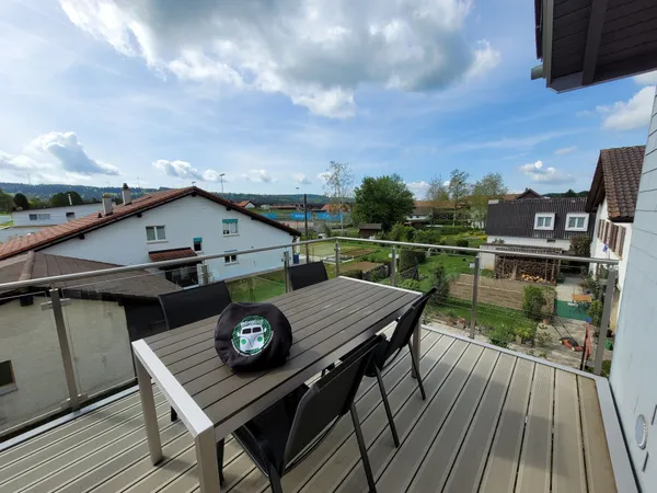 Terrasse surélevé avec barrière en verre - 4